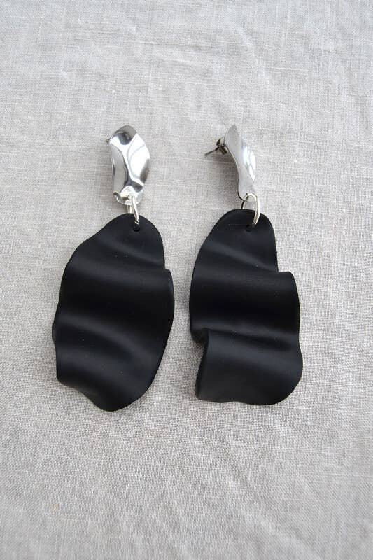 Jewelry By Elina Dahl - Wholesale Dangle Earrings - Earring wave exclusive, black.0