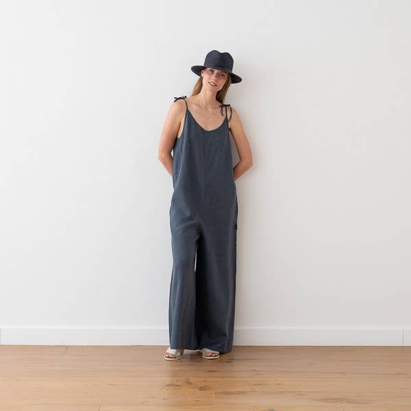 Linnen jumpsuit Blue Amelia voor wholesale door LinenMe