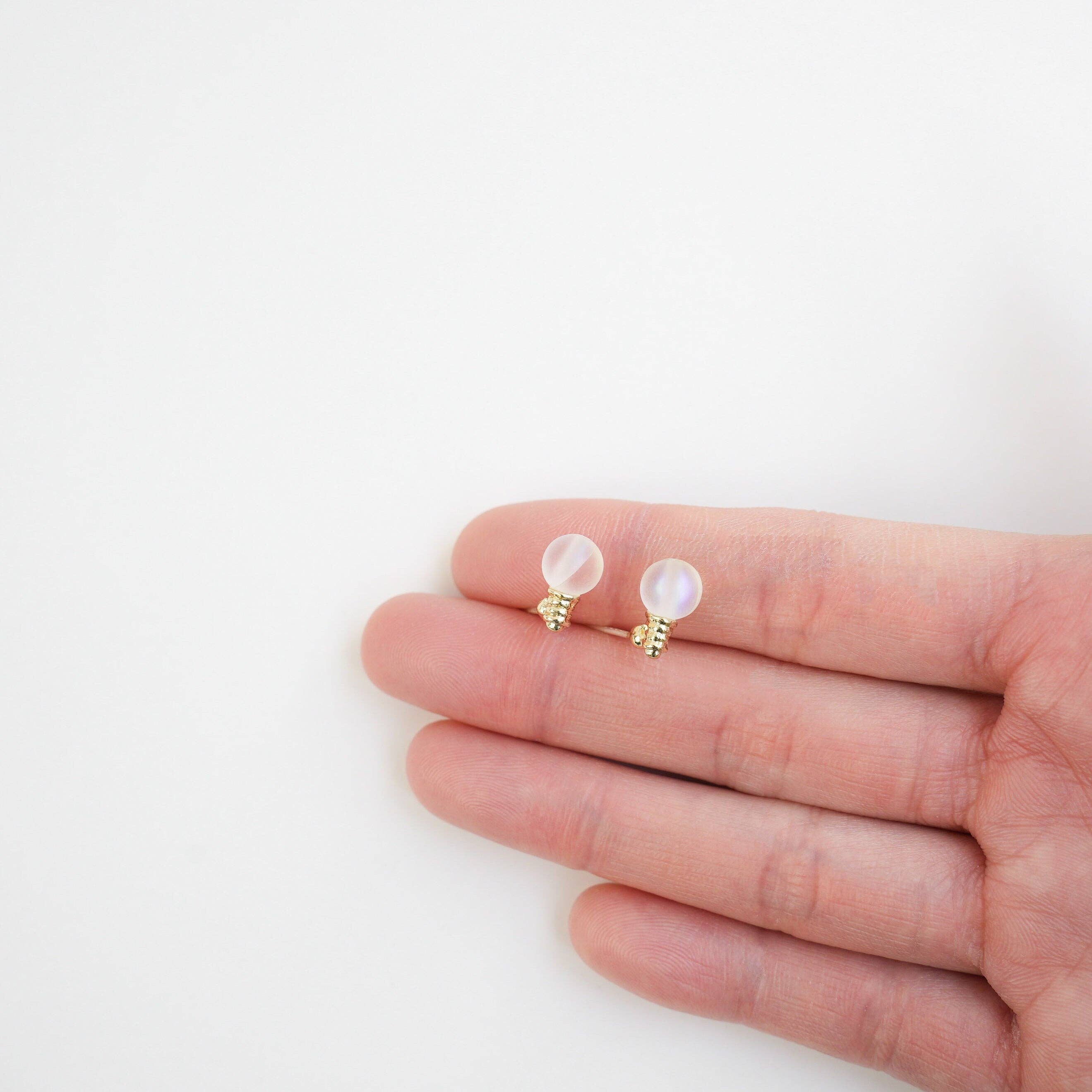 Mini Story Co - Wholesale Stud/Post Earrings - Gold Light Bulb Stud Earrings4
