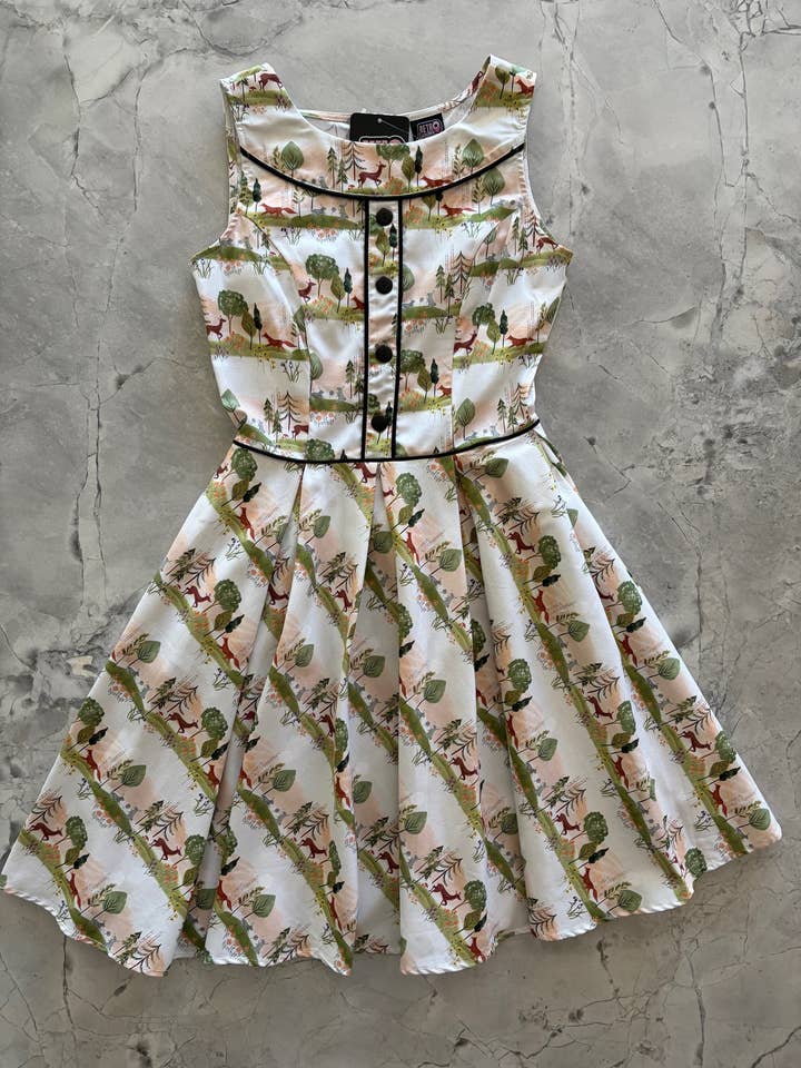 Elizabeth-Kleid in Woodland Sunset für den Großhandel von Retrolicious