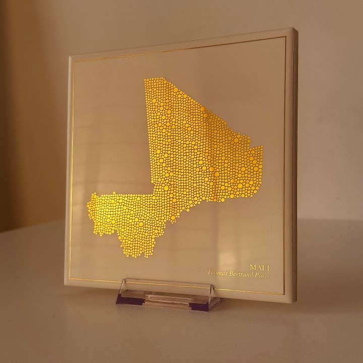 Fajansplatta - Guldemalj med inskription / Thomas Bertrand Paris för wholesale av Thomas Bertrand Paris