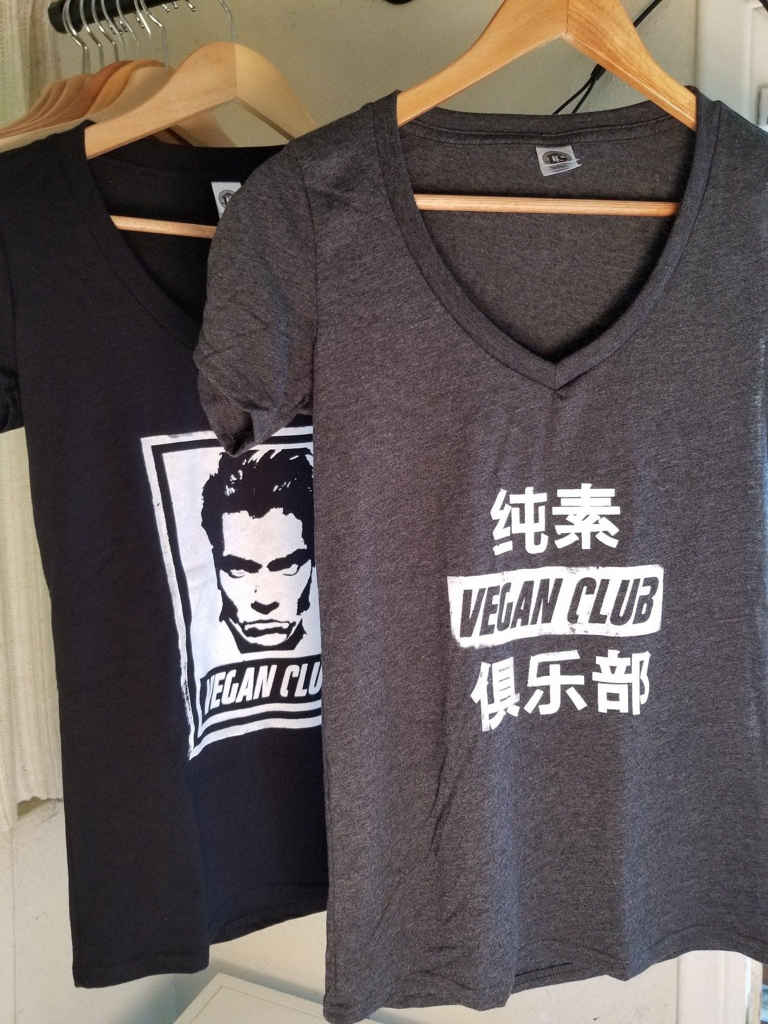 Vegan Club - Venta al por mayor Camiseta serigrafiada - Unisex - Camiseta Vegan Club en chino