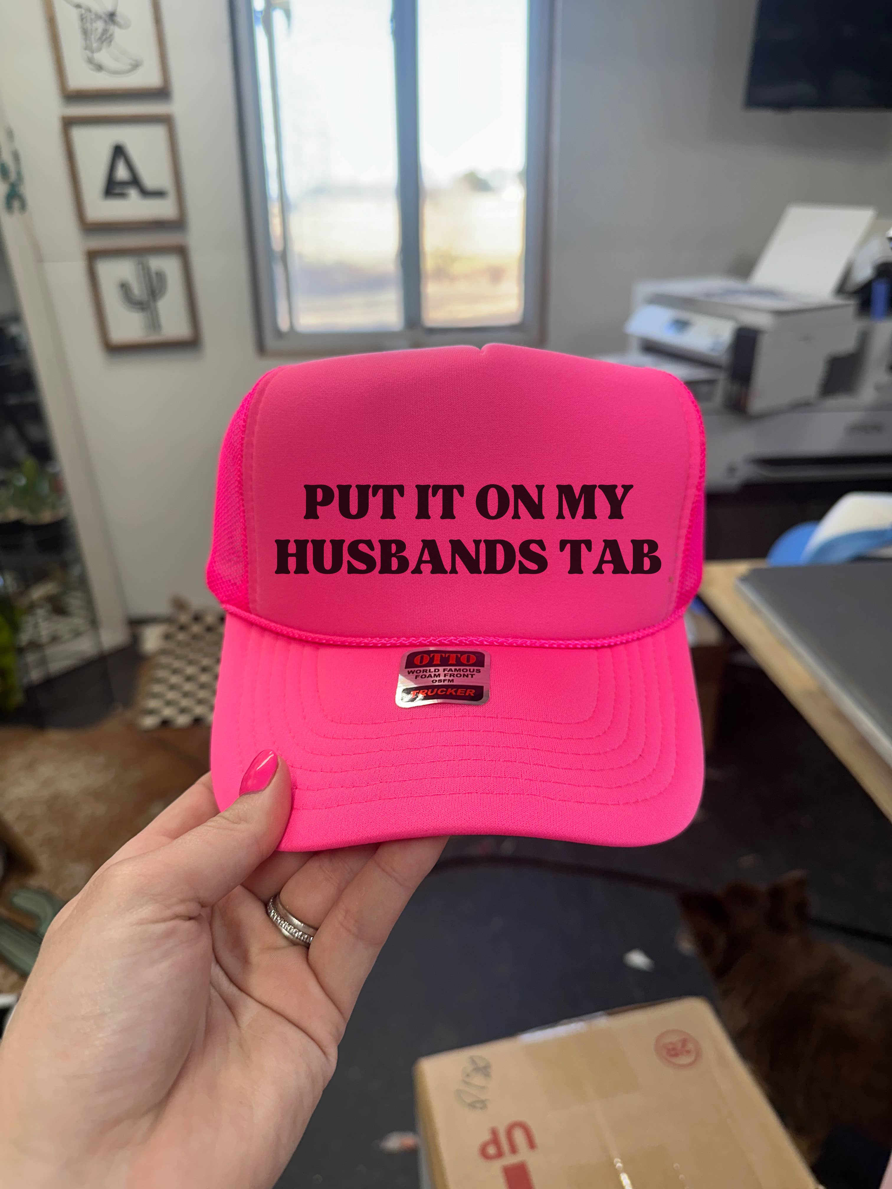 The Walking A – Großhandel Trucker-Cap – Damen – ZIEH ES AN... TAB1