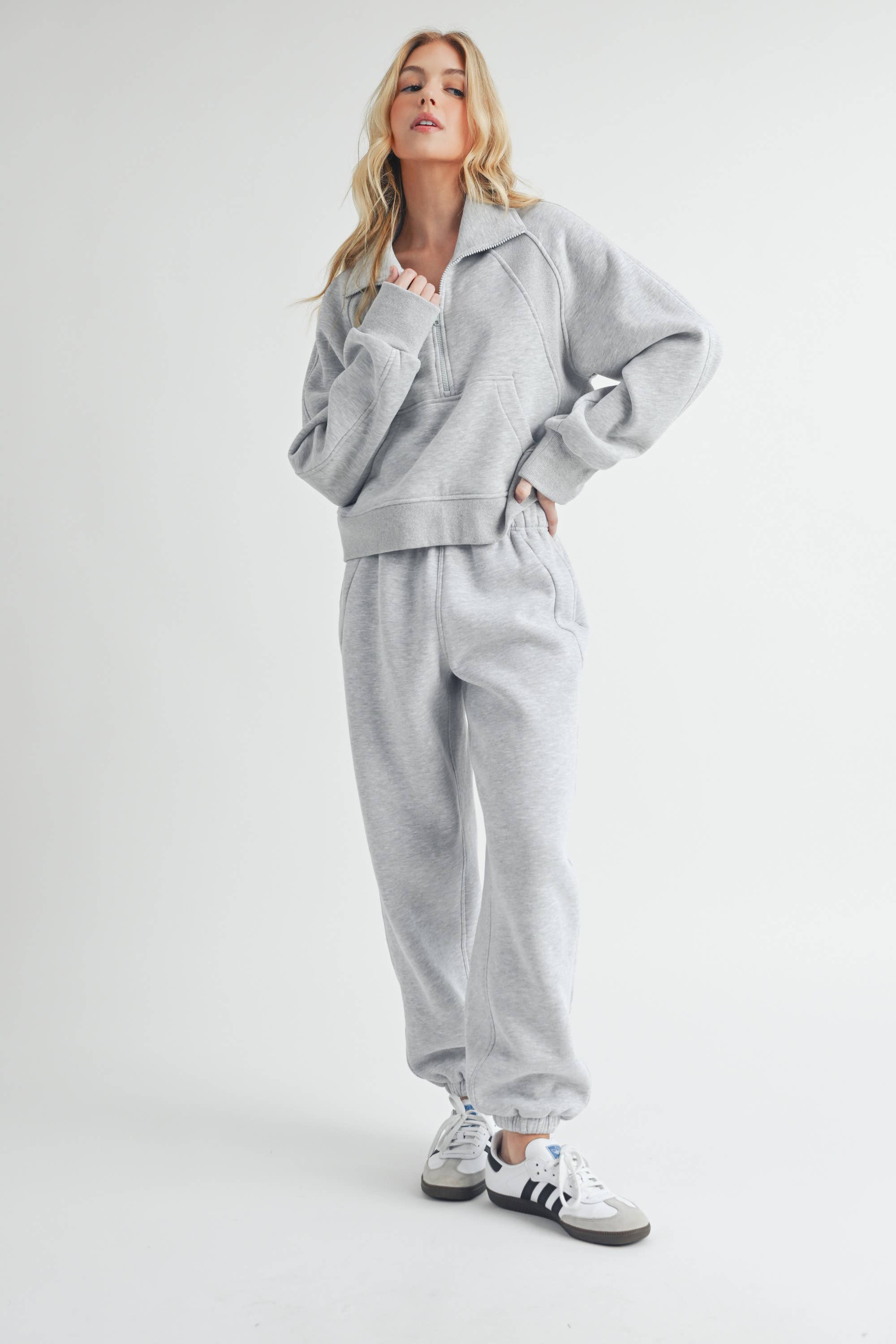 AEMI + CO - Wholesale Sweatshirt - Dames - 950CK Duif, trechterhals, halve ritssluiting, 218