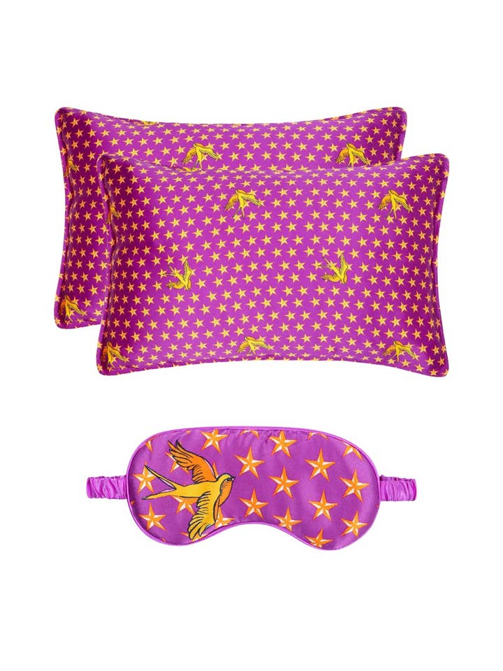 Juego de sueño de seda - Doble / "Lucy y las golondrinas doradas" para venta al por mayor de Jessica Russell Flint