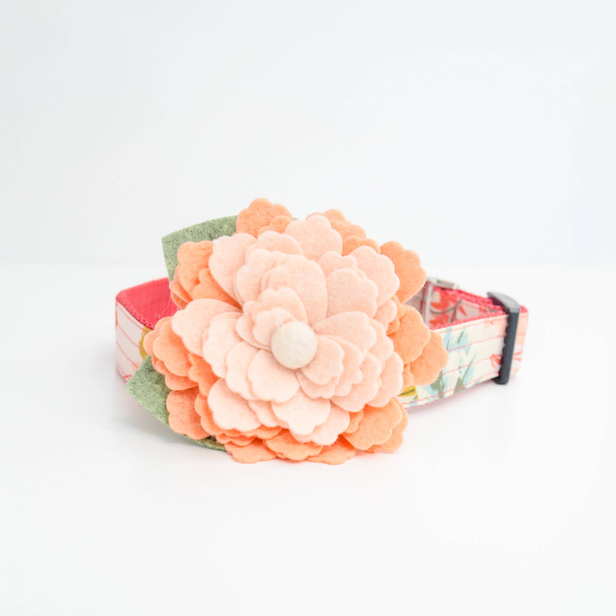 Mimi Green - Wholesale Pet Collar - Dog - Water Lily Dog Collar Flower (3 Color Variations)0