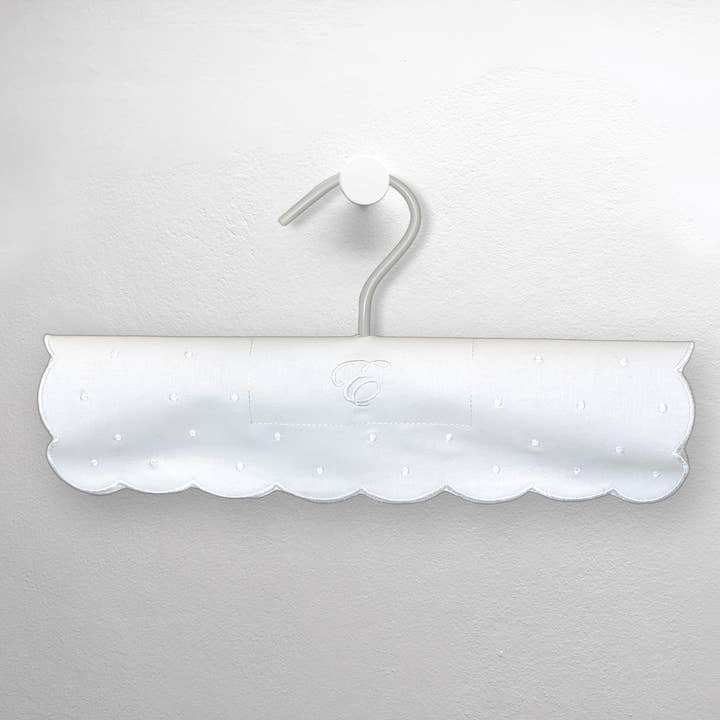 MARCELA - Vente Cintres - Housse de cintre à bord festonné personnalisée pour enfants avec cintre6