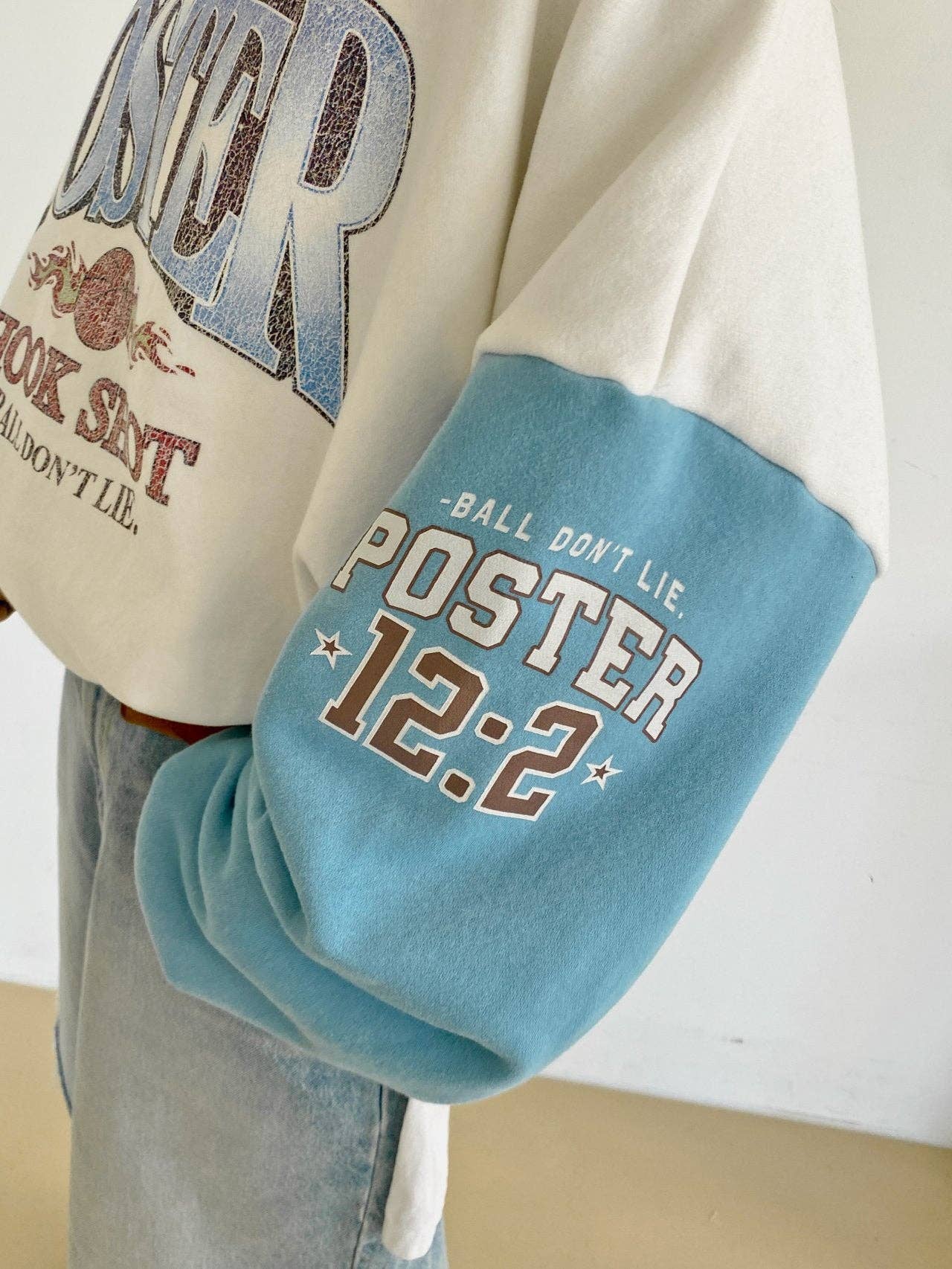 Little Light - Wholesale Graphic Sweatshirt - Women's - Poster Hook Shot Vintage Color-Block Sweatshirt6