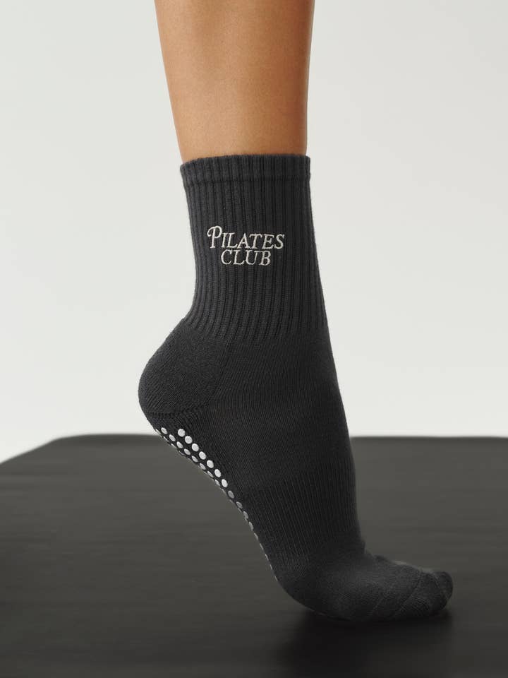 MoveActive - Wholesale Socks – Women's - Crew Non Slip Grip Socks - Pilates Club Ink0