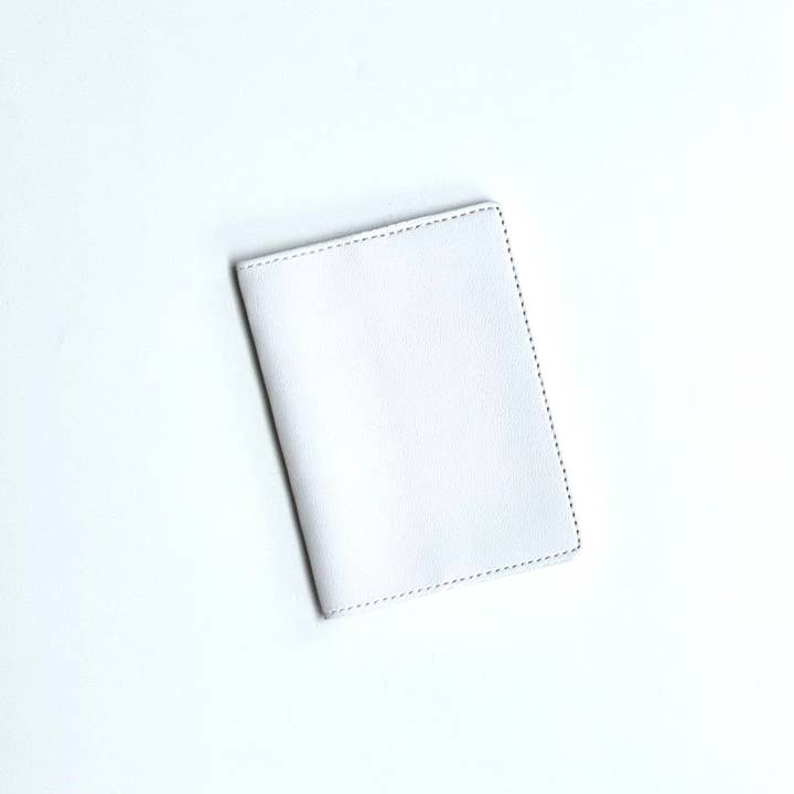 iconic mi - Wholesale Passport Case - Unisex - Vegan Leather Travel Passport Cover Case White