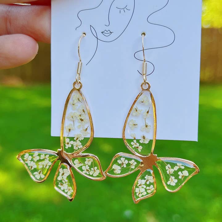 Gedroogde kanten bloem vlinder oorbellen voor wholesale door Daisy Moon by Hillerland