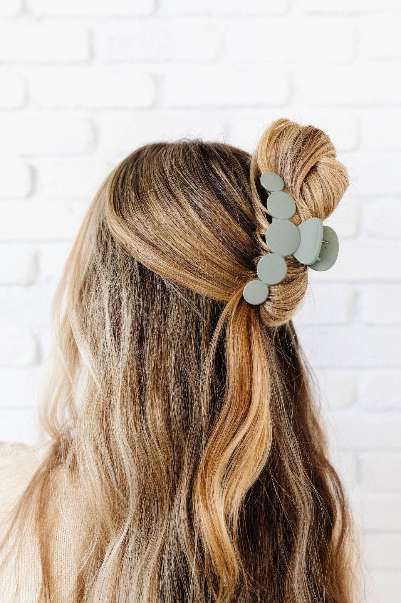 Shop Andi - Wholesale Hair Clip - Women's - Circles Claw Clip16