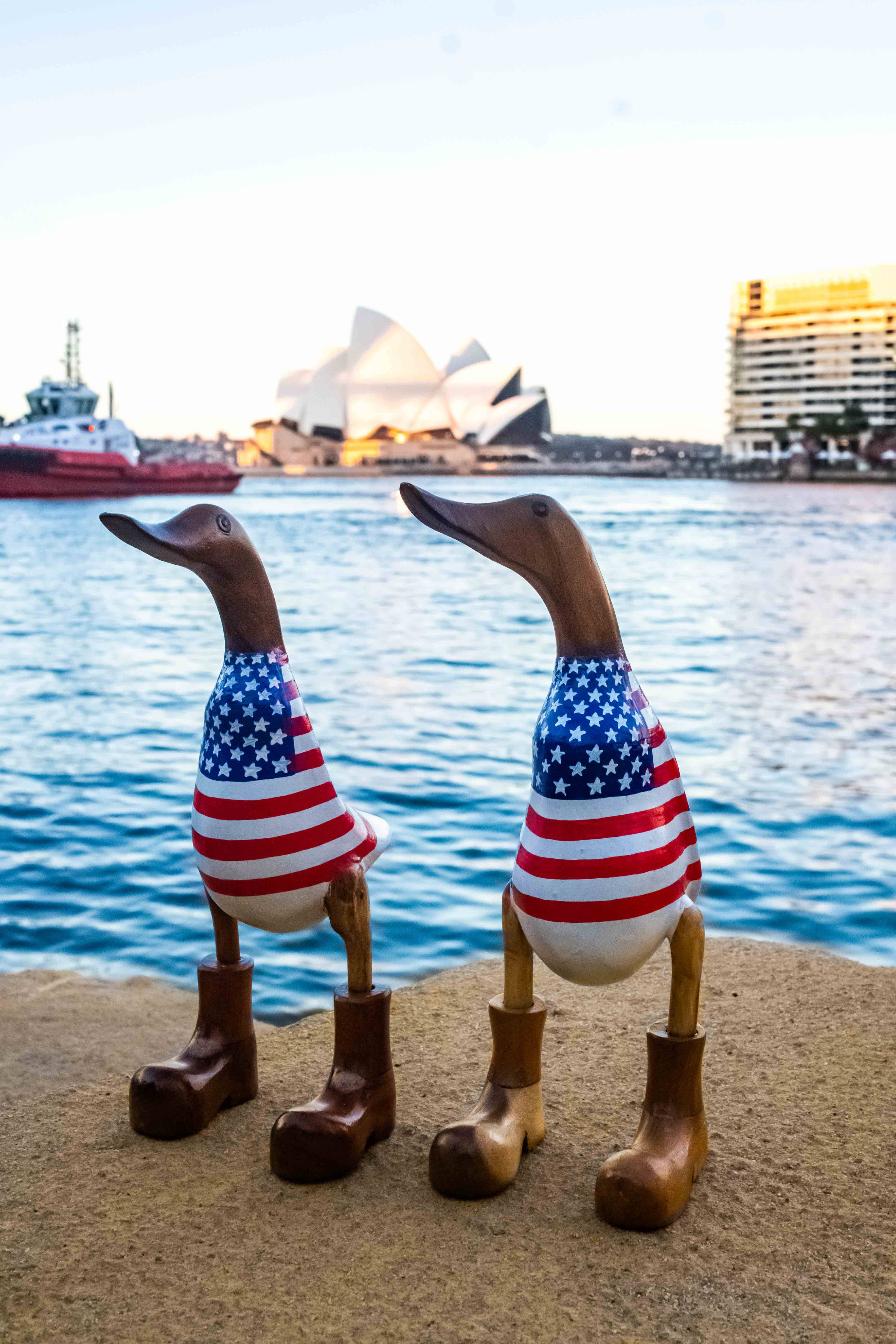 woodbubblebali - Wholesale Decorative Figurine - Canard courant drapeau américain1