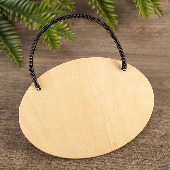 5-1/4" x 3-3/4" - Ovale en bois non fini avec crochet en fil de fer pour la vente par Factory Direct Craft