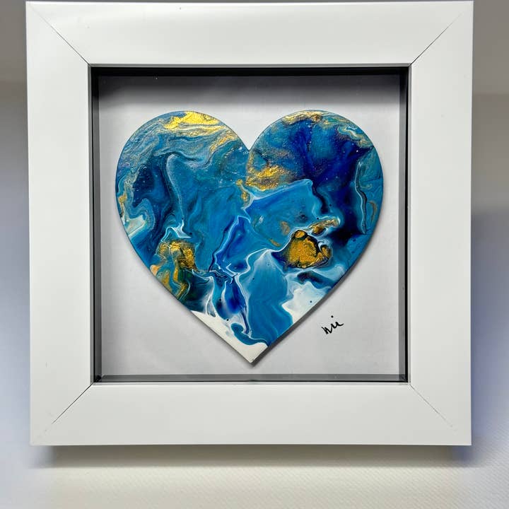 Cuore in legno incorniciato a mano ispirato alla spiaggia per la vendita all'ingrosso da parte di Mi Designs, Moray