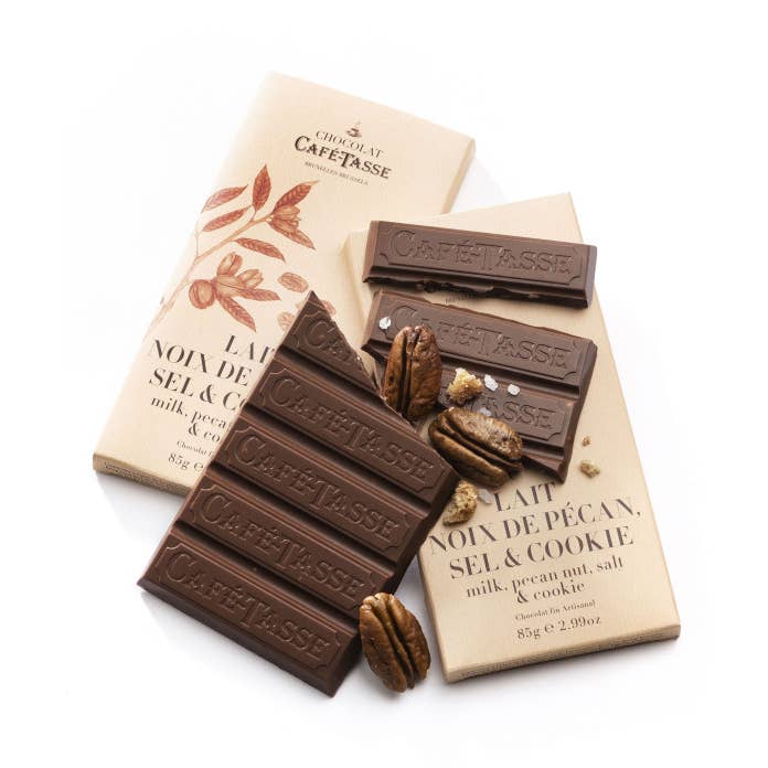 Café-Tasse – wholesale Chocolate – Milk, pecans, salt and cookies (tablets, per 12)0