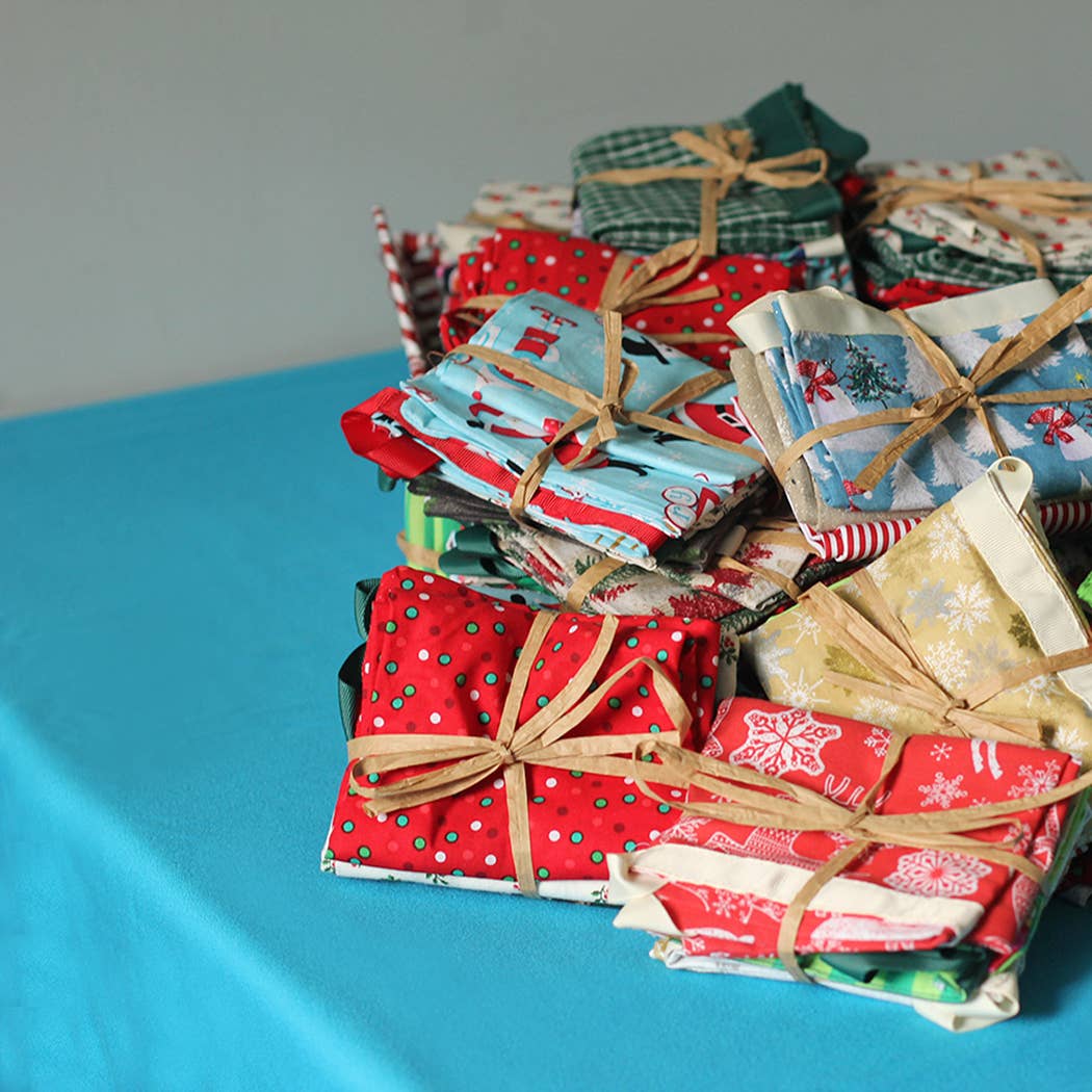 Seeds to Sew International - Wholesale Gift Bag Set/Pack - 3 Small Christmas Enkiteng Gift Wrapping Bags4