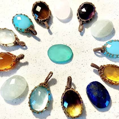 Taj necklace small stones for wholesale by Les Hippies