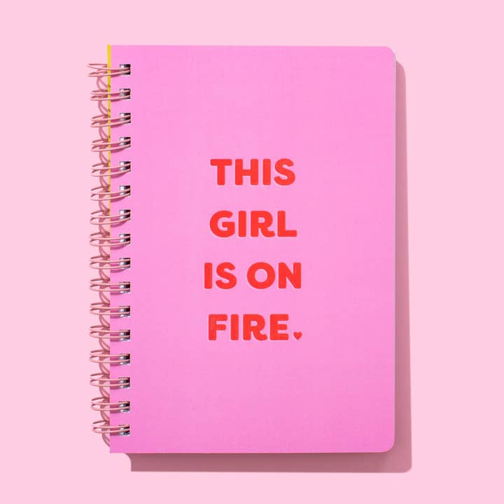 Carnet à spirale - "Cette fille est en feu" - 200 pages pour la vente par Taylor Elliott Designs
