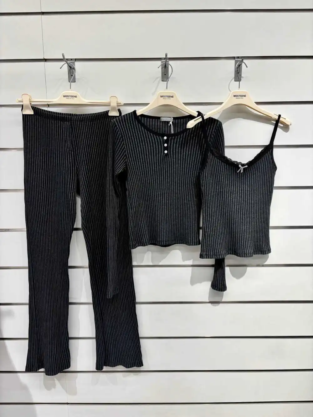 Chilli Girl Collection – wholesale Camisole – Dam – Ribbade linnen med spetsdetaljer2