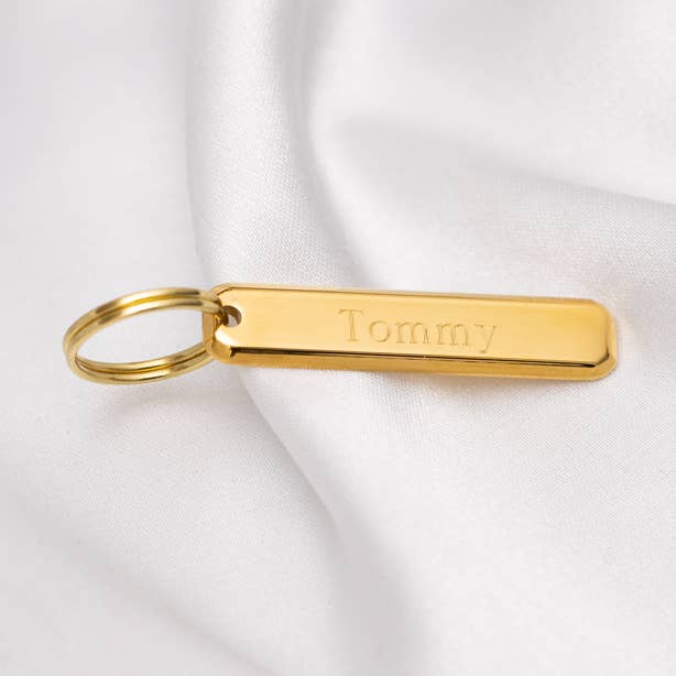 Hundepenning guld med navn - TOMMY for engroshandel hos The Dog Musthaves