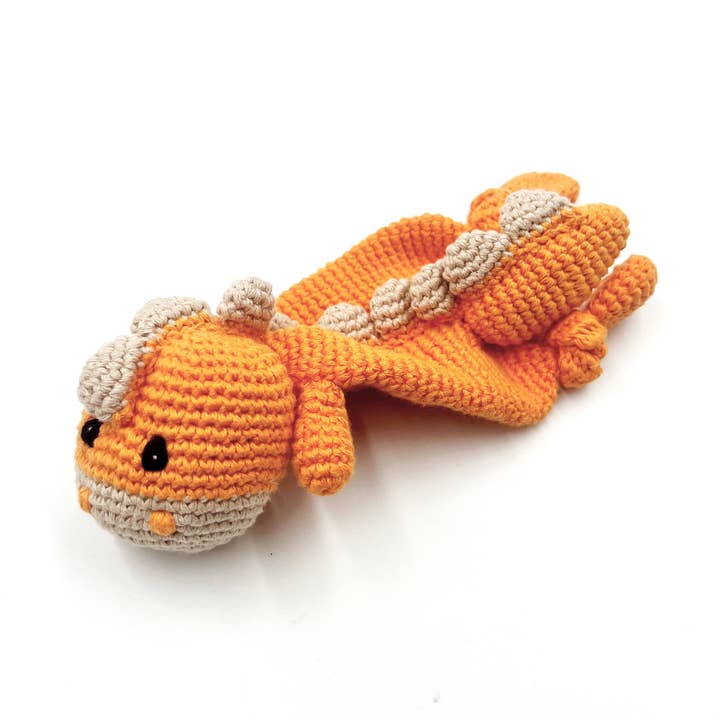 Giocattolo per neonati all'uncinetto dinosauro copertina morbida arancione per la vendita all'ingrosso da parte di Pebblechild