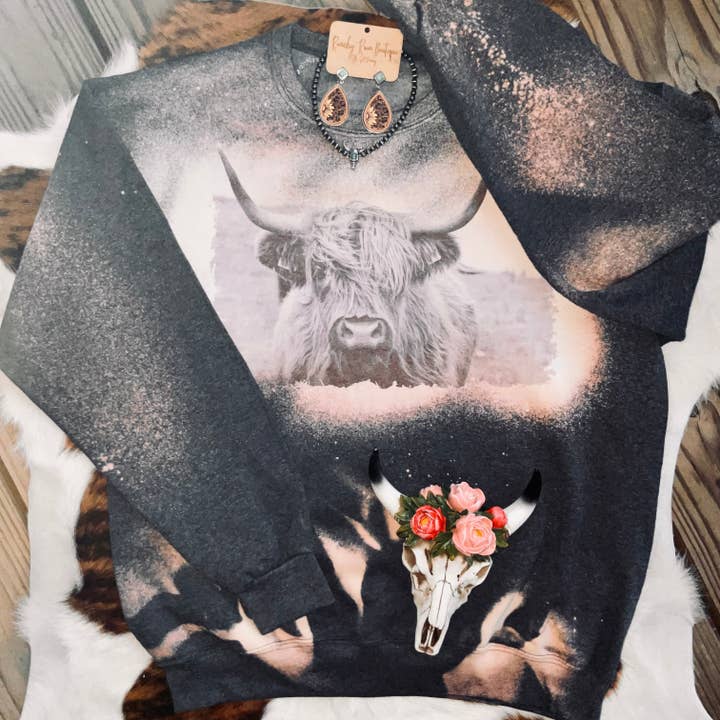 Ranchy Roan Boutique – wholesale Sweatshirt med tryck - Dam – Highland Cow Western Långärmad tröja3