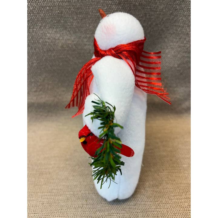 Sandy Pants Snowmen - Wholesale Christmas Decoration - Fleece Stuffed Snowman_Sandy Pants Visitor_Wreath_Cardinal2