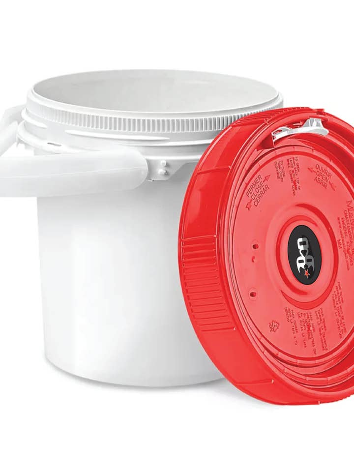 El Rudo Salsa Macha / Chili Oil Sauce (Food Service Size) for wholesale by El Rudo Gourmet Inc.