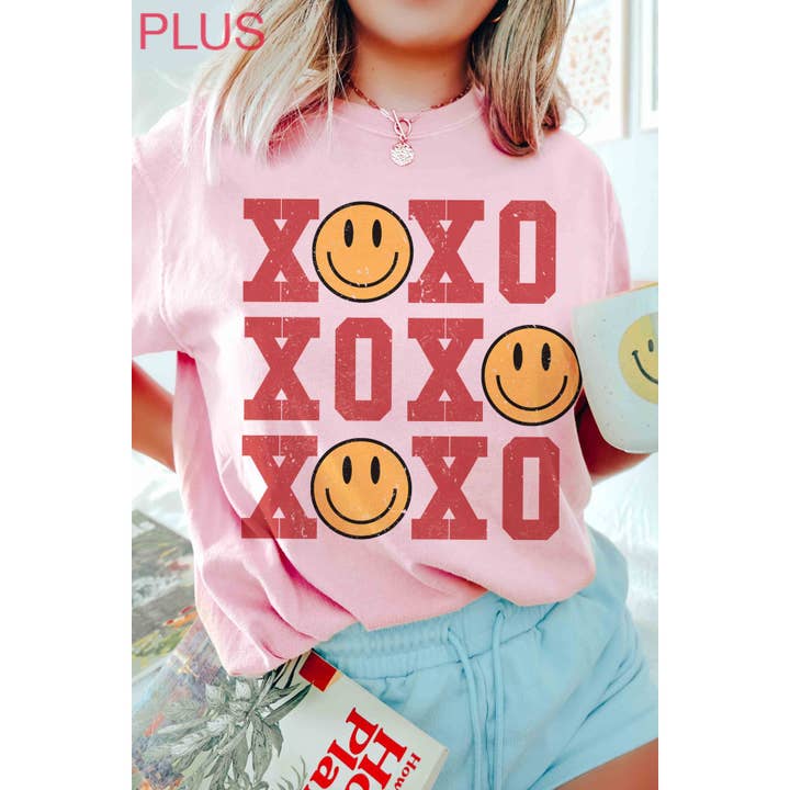 Camiseta Gráfica Talla Grande XOXO HAPPY FACE para venta al por mayor de A. BLUSH CO