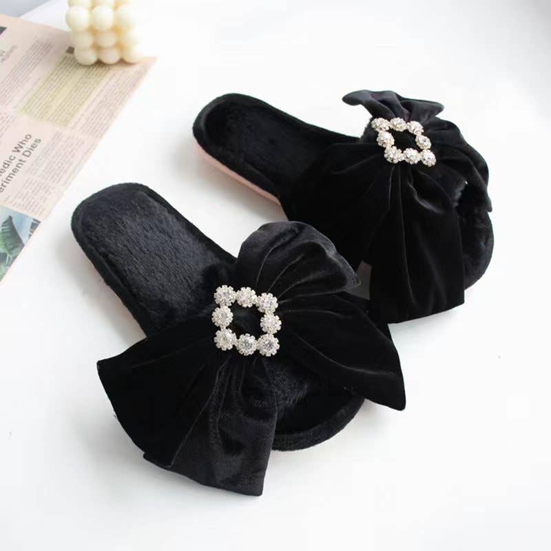 PEACH ACCESSORIES - Vendita all'ingrosso Pantofole - Donna - Pantofole in Velluto Nero con Dettaglio Fiocco di Cristallo 19571