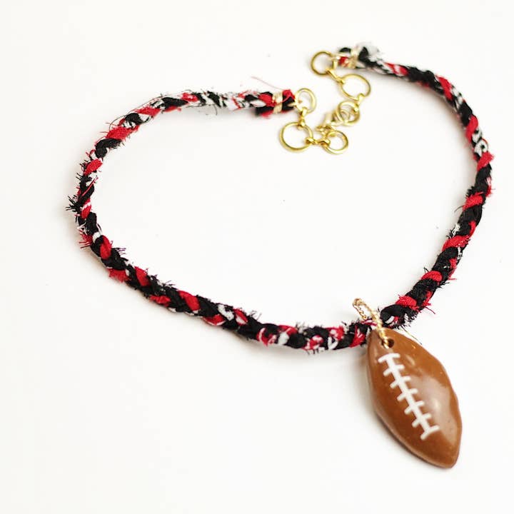 Chic’d Out - Vente Colliers à pendentif - Mélangez les couleurs du bandana avec un collier de football