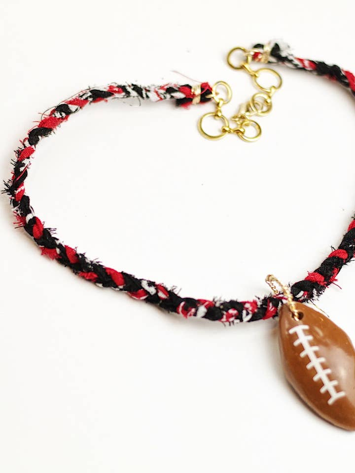 Mezcla colores de bandana con collar de fútbol para venta al por mayor de Chic’d Out