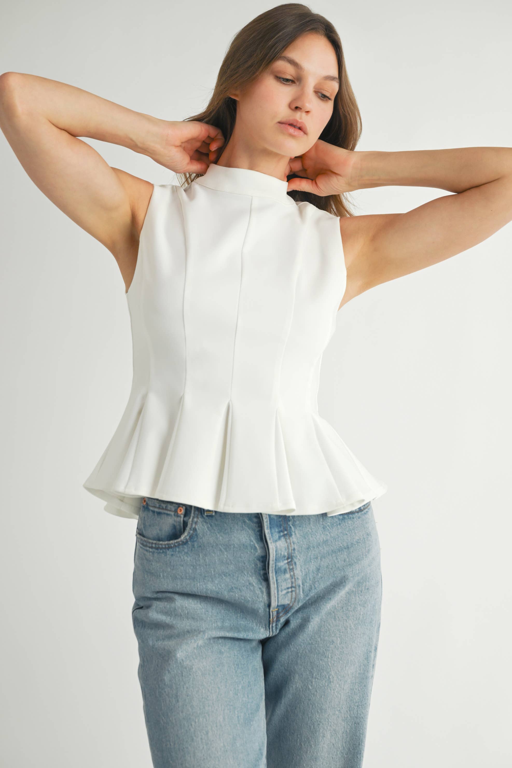 EB LUXE – wholesale Blus - Dam – Ärmlös Hög Hals Volangblus LT19302