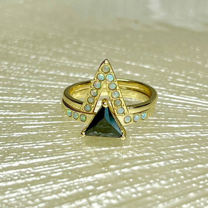 Benny Loves Stella – Großhandel Mehrsteinige Ringe – Trinity Mountain Ring mit Opal & Onyx