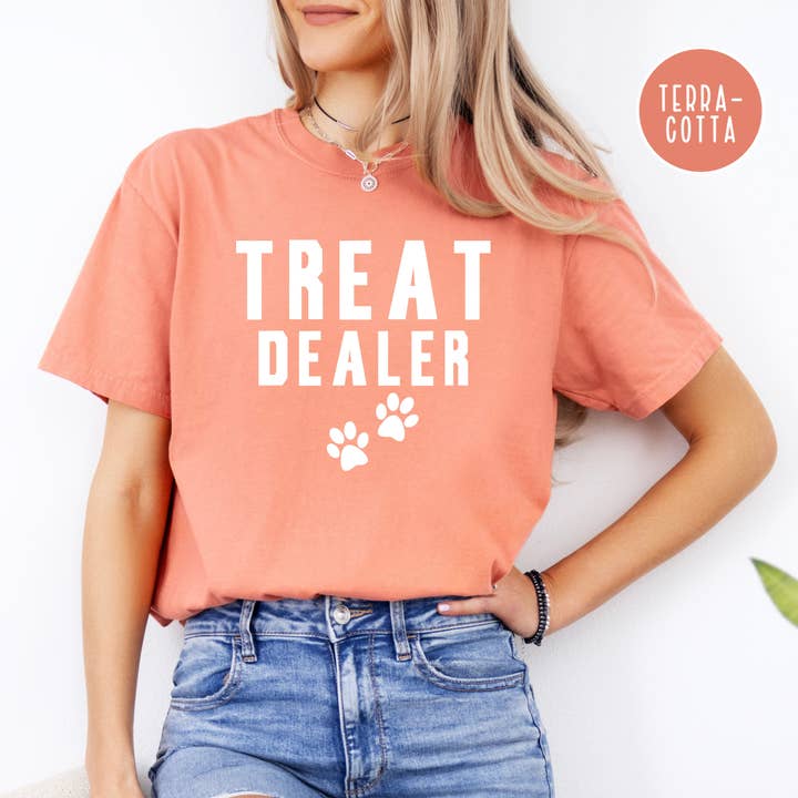 Behandel Dealer Grappige Hondenmoeder Comfort Colors® T-shirt voor wholesale door CindyL Boutique