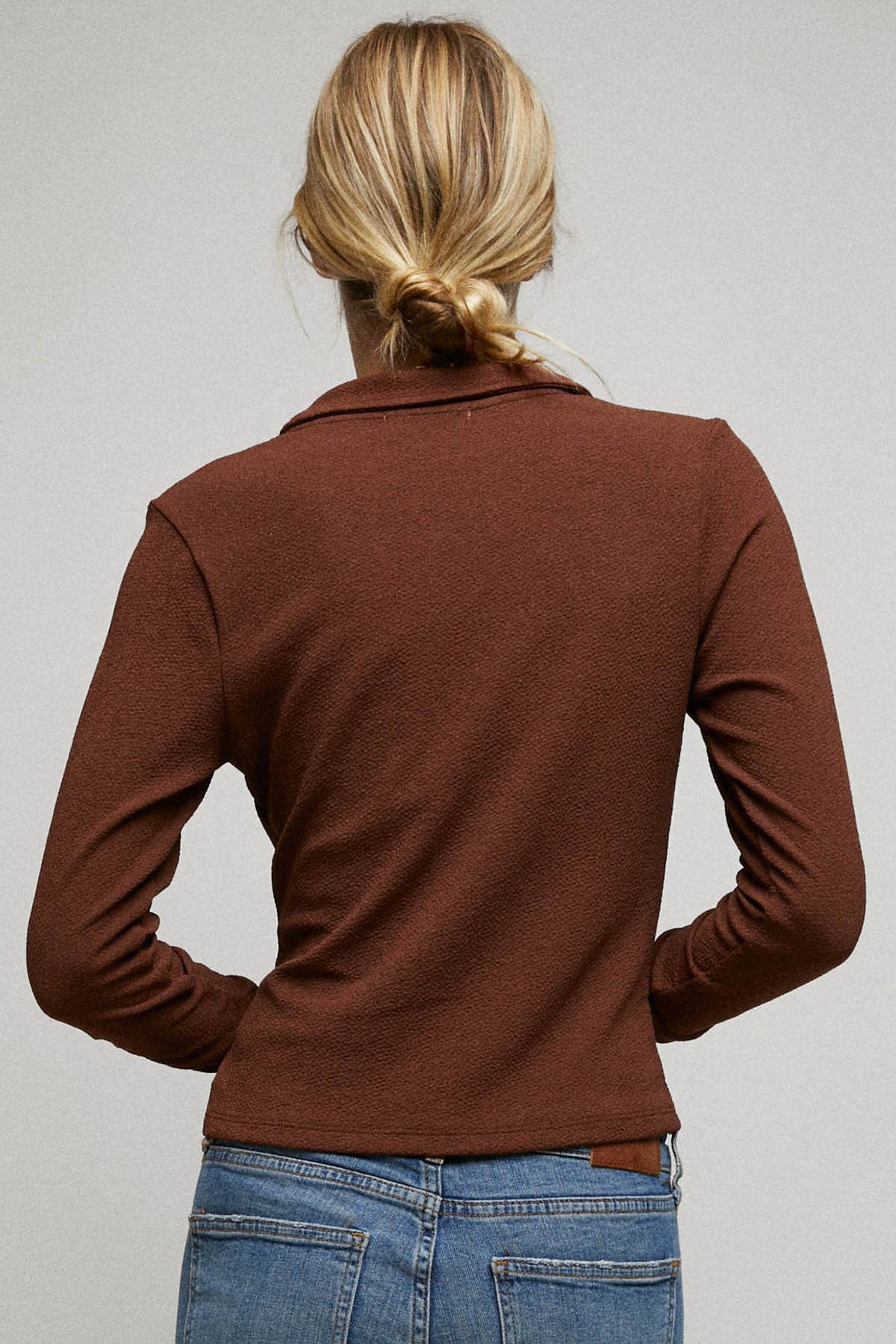 Cerule - Wholesale Blouse - Women's - Cinched 3/4 Sleeves Pleated Front Collar V-Neck Top5