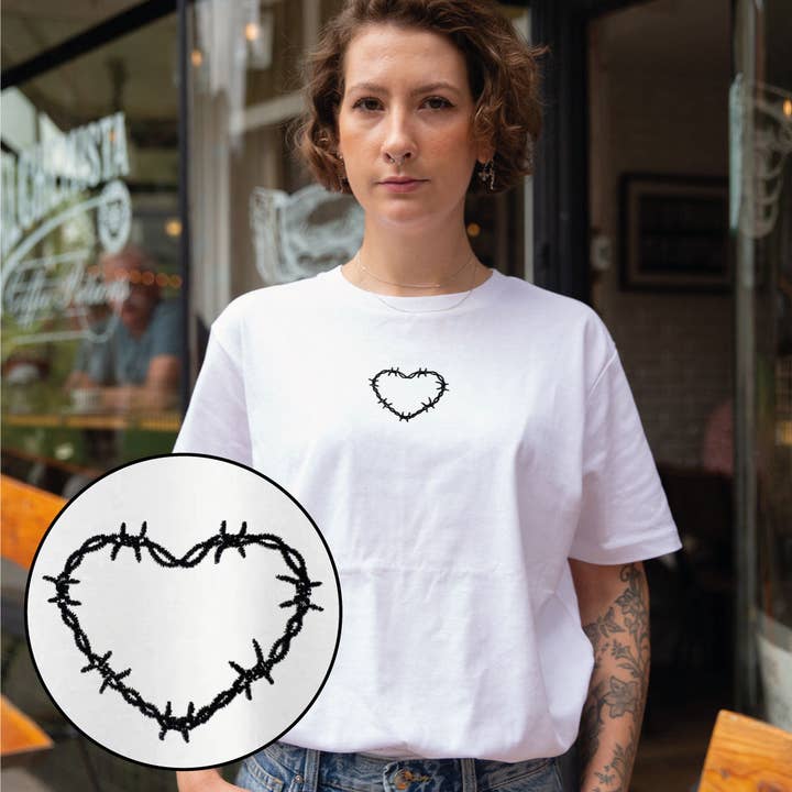 Hjerte-T-shirt med pigtråd (Unisex) for engroshandel hos Broken Society