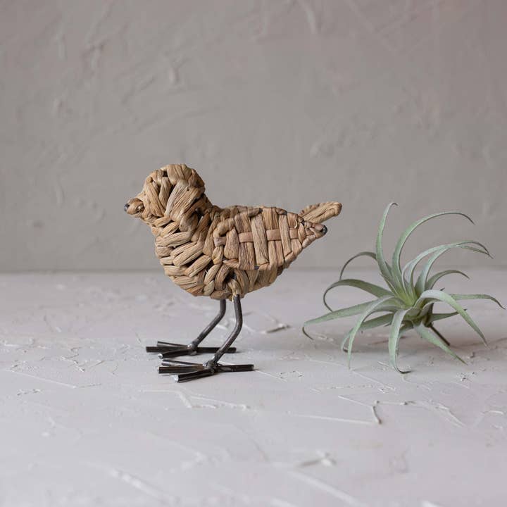 Foreside Home & Garden - Wholesale Decorative Figurine - Nami Coastal Bird Decorative Figure Seagrass & Metal