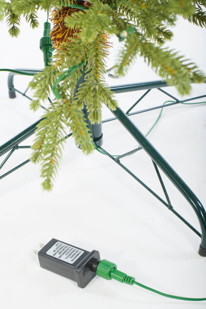 Starlight Collection – Engroshandel Kunstigt juletræ – NY-Skovgrøn LED Douglasgrantræ med metalbase4