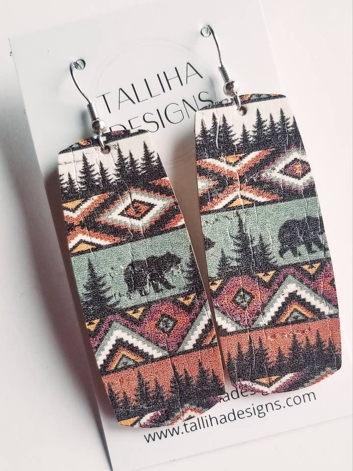 Pendientes tribales ligeros de barra de corcho con respaldo de piel para venta al por mayor de Talliha Designs