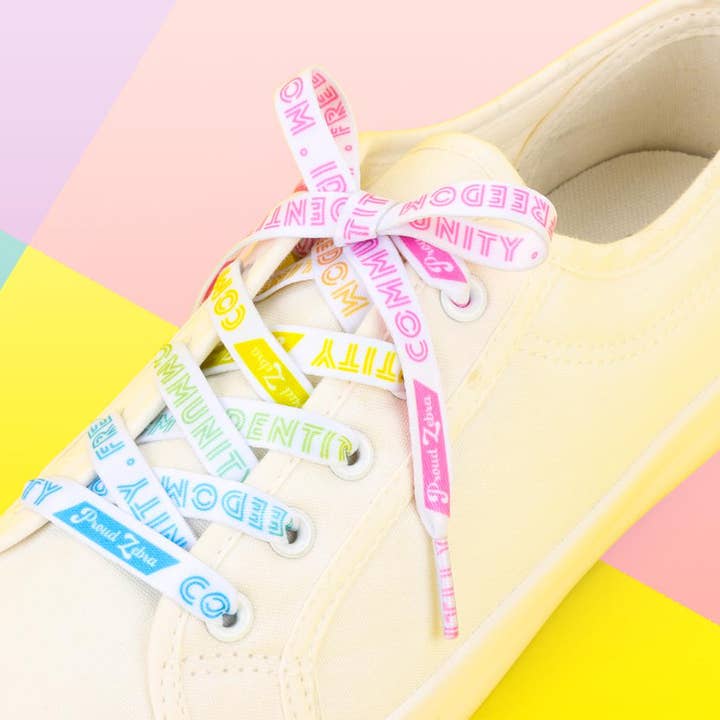 Pansexual Pride Flag Vita Skosnören för wholesale av Proud Zebra