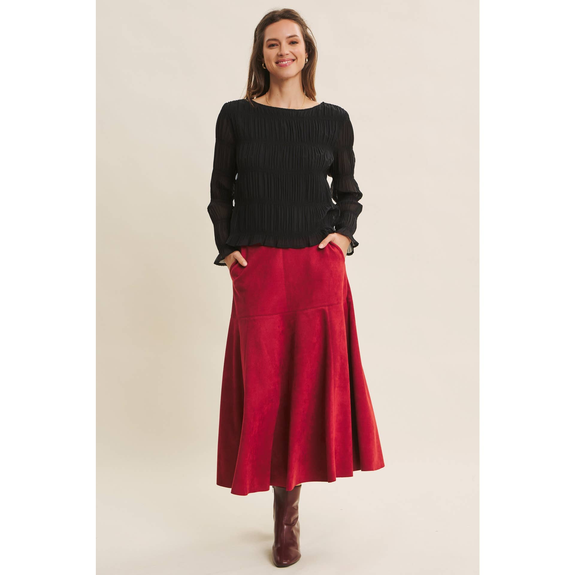 in february – wholesale Kjol - Dam – VEGANSK MOCKA PANELERAD A-LINJE MIDI-KJOL3