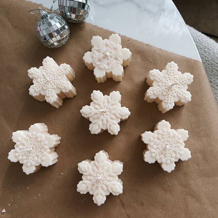 Hi Sunday Collective - Wholesale Novelty Candle - Snowflake Christmas Winter Novelty Candle