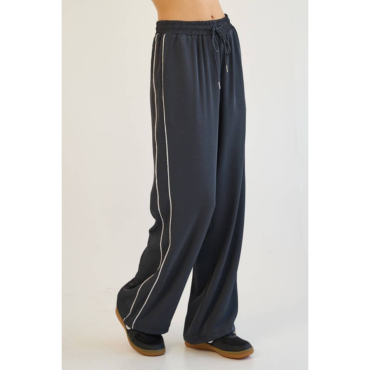 The GREii – wholesale Top & pants set (NOT Loungewear) – Women's – Metalic Piping Detail Top and Drawstring Pant Set 16