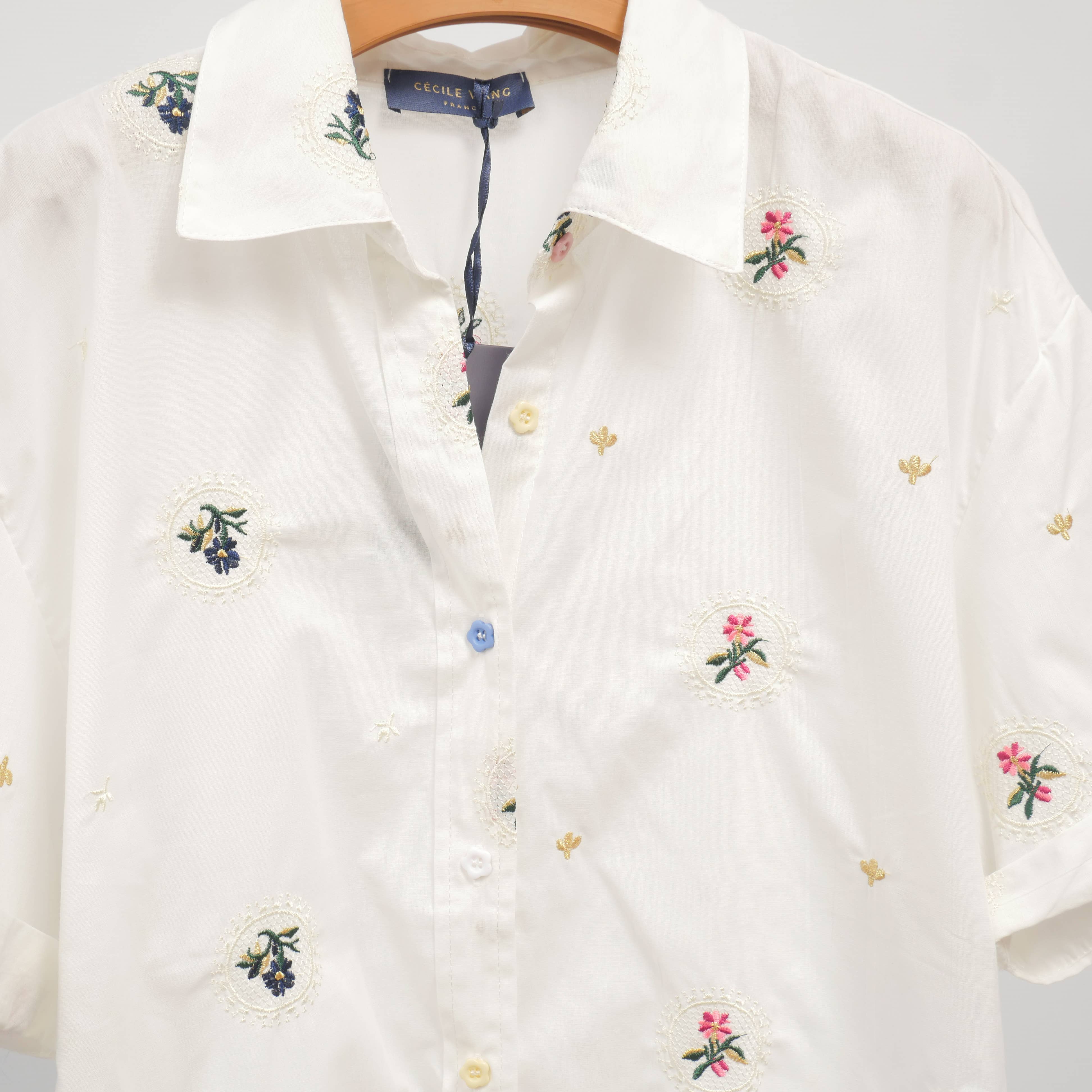 Hvid Bomuldsskjorte med blomsterbroderi FIT4762533 for engroshandel på Faire8