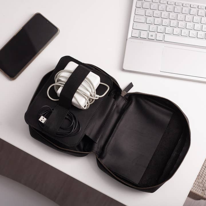 Leather Travel Tech Organizer for wholesale by Pikore