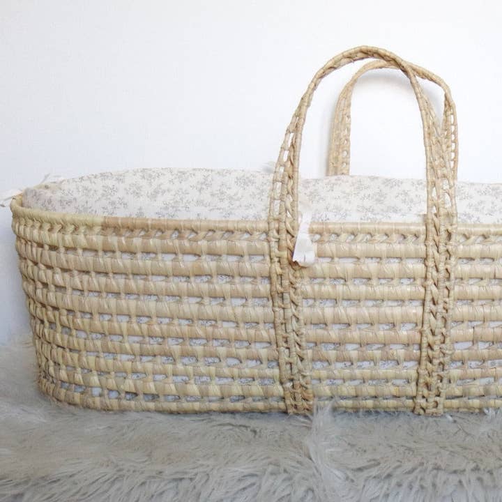 Les p'tites Merveilles de Bérénice - Wholesale Bassinet - Baby - “Louison” bassinet in ecru organic cotton double gauze with beige flowers10