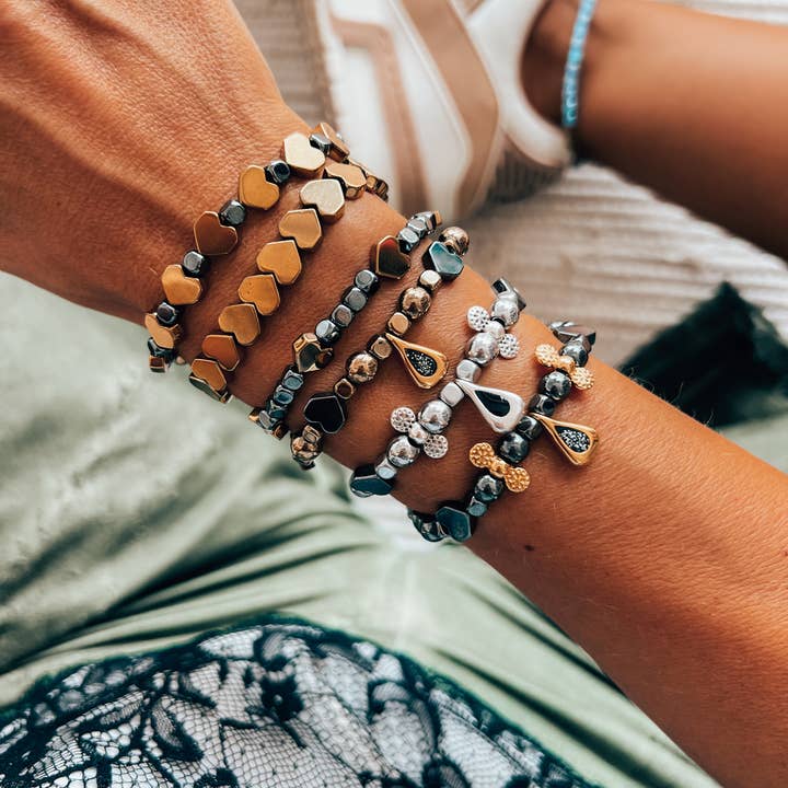 Goupi - Wholesale Jewelry Set - Semiprecious hematite beaded stackable bracelets