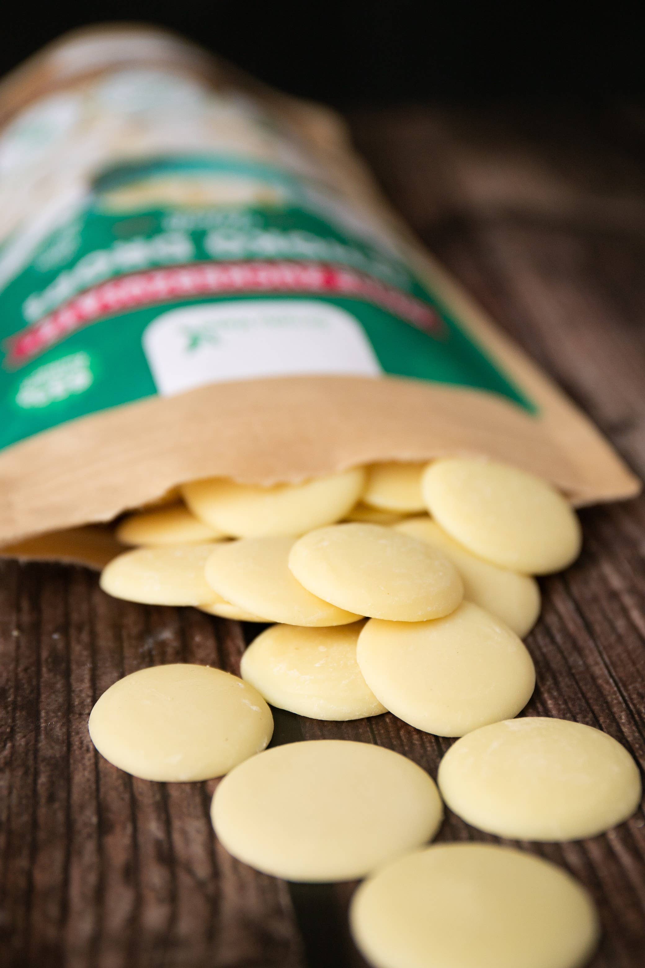 Simply Keto - Wholesale Chocolate Covered Sweets - White chocolate drops 30% cocoa | 750g3